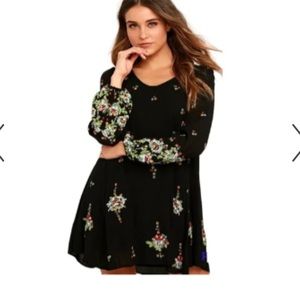 ✨✨Free People Oxford embroidered Floral Swing Dress